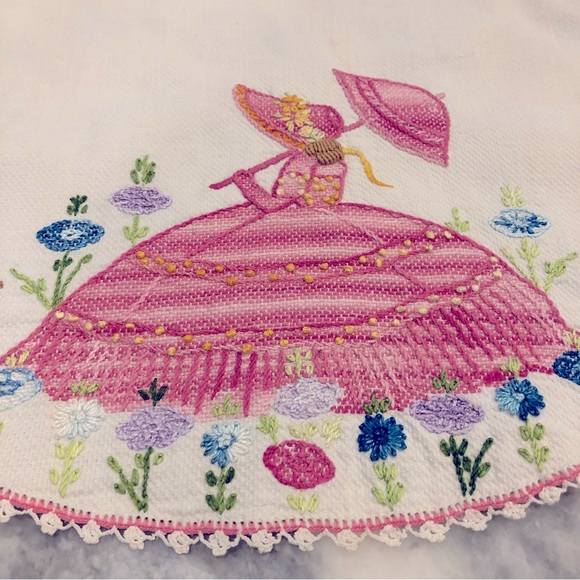 Hand stitched decorative towel - Picture 6 of 9